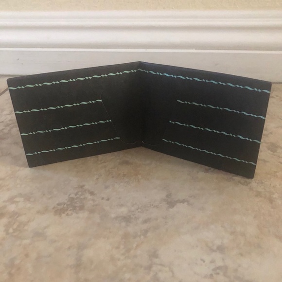 COPY - In N Out Tyvek Wallet - Picture 2 of 3